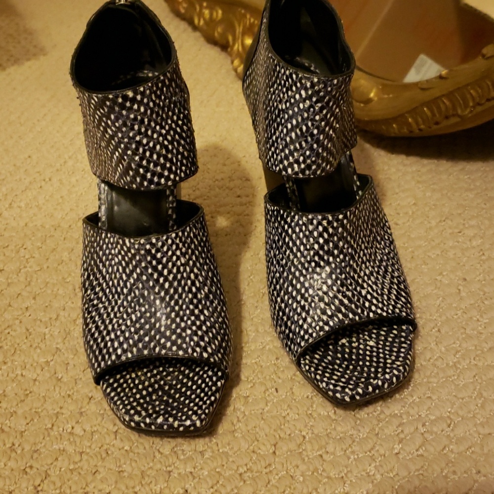 Shoes - Picture 2 of 4